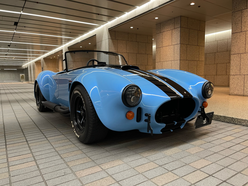 スティーブ・マッコーエンが所有するシェルビー・コブラの伝説車はオークションの準備ができ