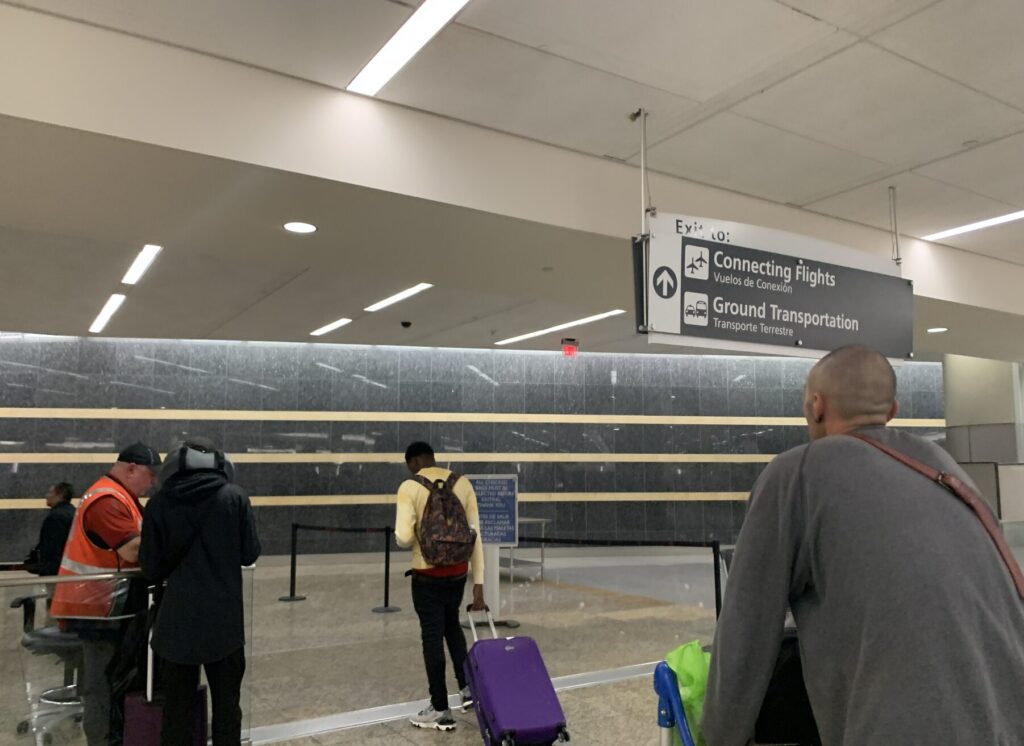 デルタ航空 本当に厳しい？！女ひとり旅でアメリカ入国🇺🇸世界最大のハブ空港「アトランタ空港」の乗り継ぎでまさかの😳