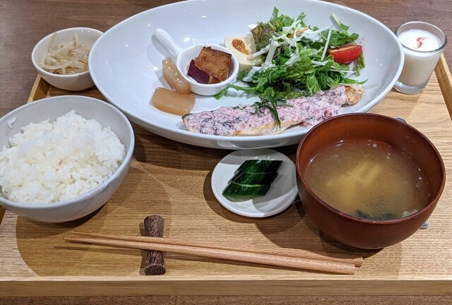 長野善光寺参道旁的咖啡店Cafe le garçon