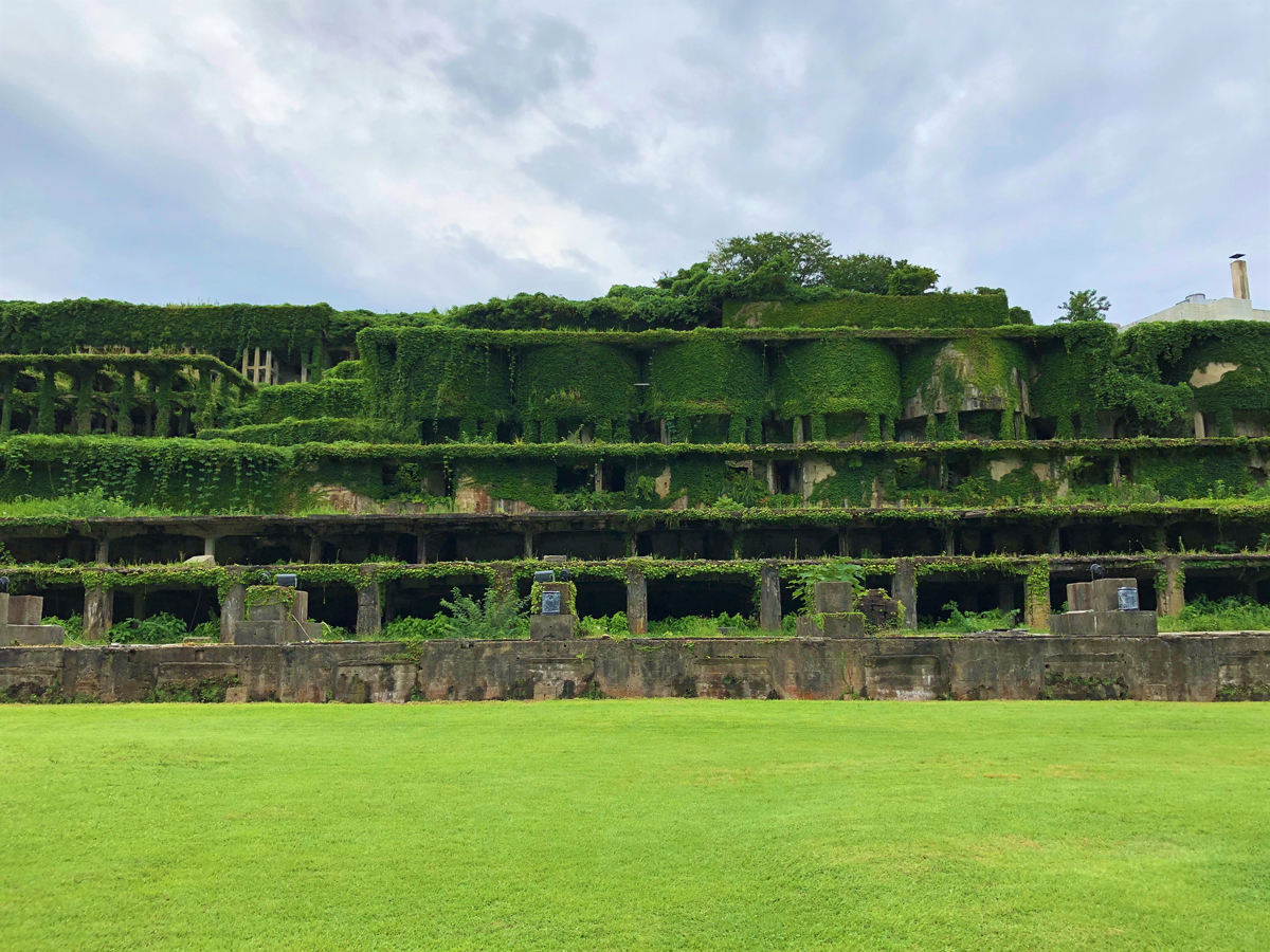SNSで話題の“佐渡のラピュタ”北沢浮遊選鉱場跡など迫力の新着ドローン映像を公開！島津印刷株式会社のニュースまいぷれ 新発田・胎内・聖籠