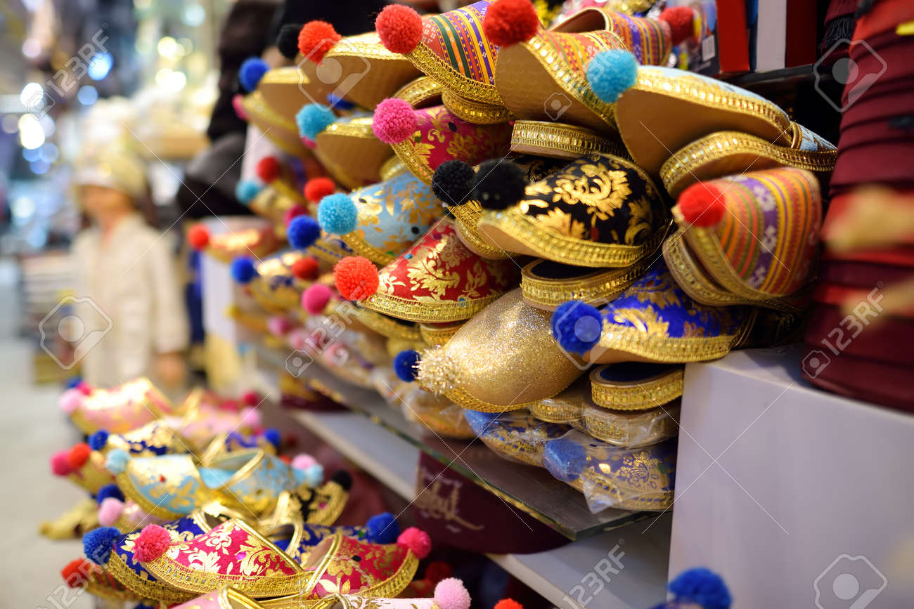 トルコ イスタンブールのグランドバザールで売られている香辛料やお茶 写真素材6585126-