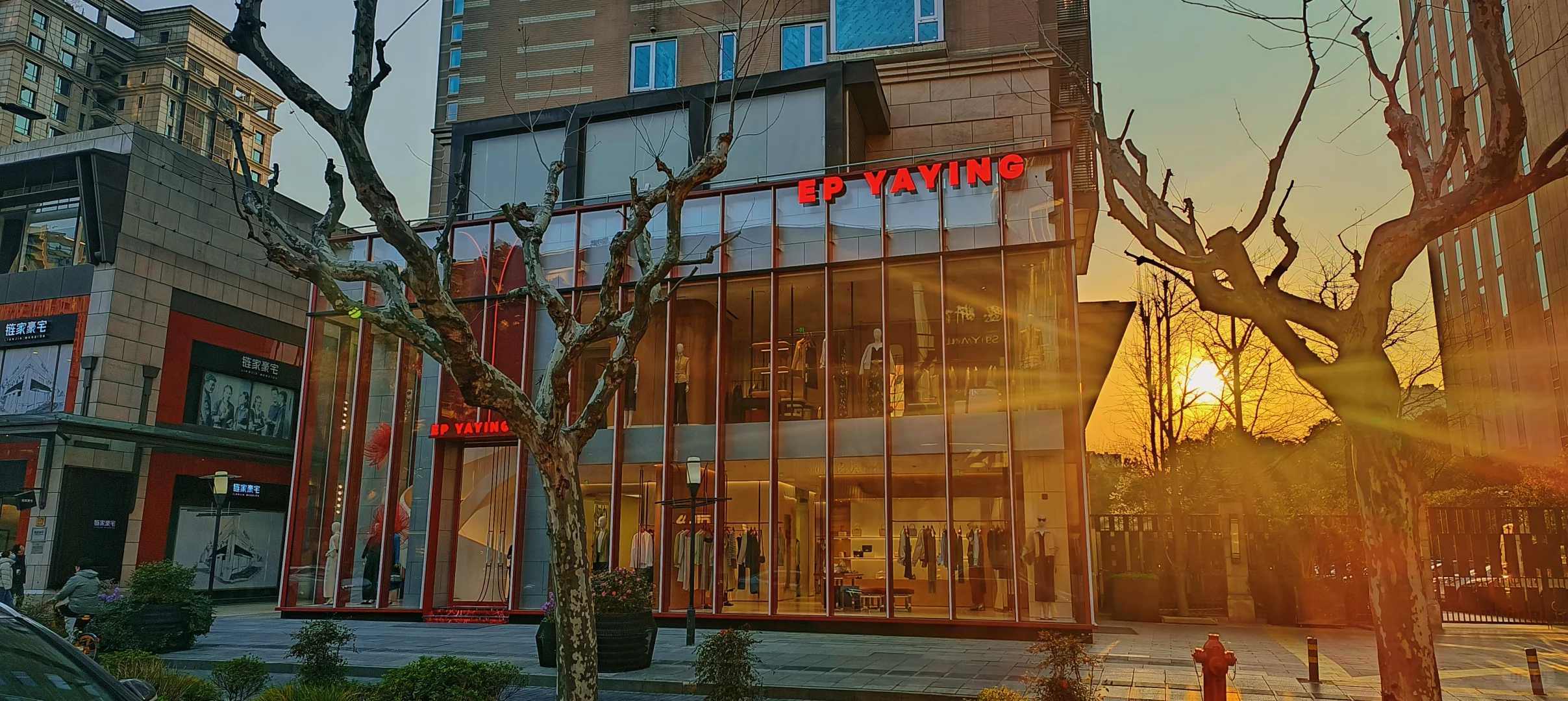 Shanghai Xintiandi Nanb​​ei Li：伝統的な石庫門複合施設のショッピングモールの新しい風景-ilvzhi