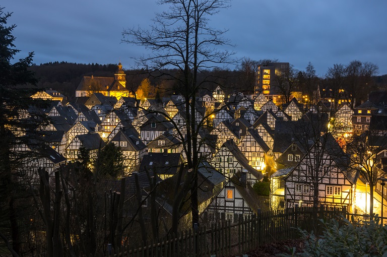 フロインデンベルク」白と黒の町並みが美しいドイツの町オリコンニュース ORICON NEWS