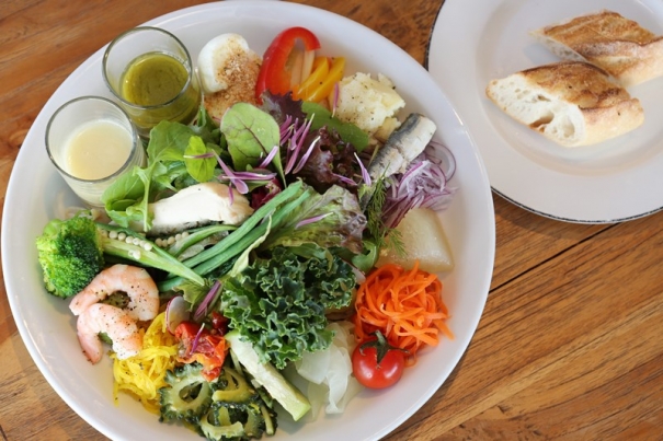 カフェから沖縄の絶景を一望！爽快な気分が味わえると人気のお店30選食べログまとめ