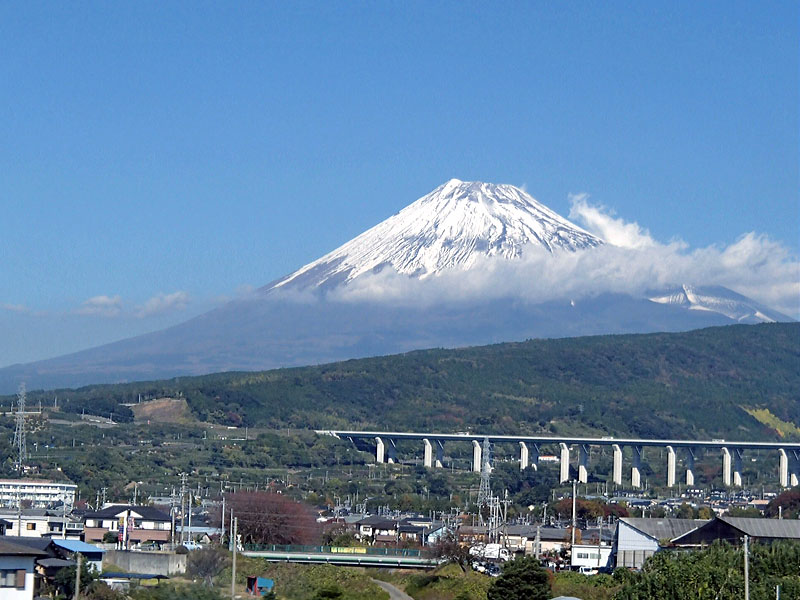 新幹線｢両側の車窓｣から見える富士山のナゾ 東京発なら進行方向右側 だけではなかった新幹線の車窓はこんなに面白い東洋経済オンライン