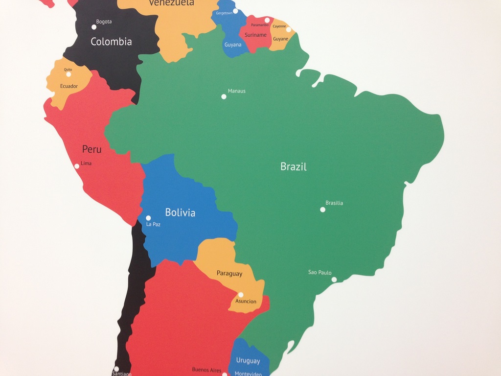 Amazon.co.jp: 南アメリカ壁マップGeopolitical Edition by Swiftmaps