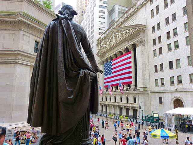 ニューヨーク・ウォールストリートの隠れ観光スポット フェデラルホール -