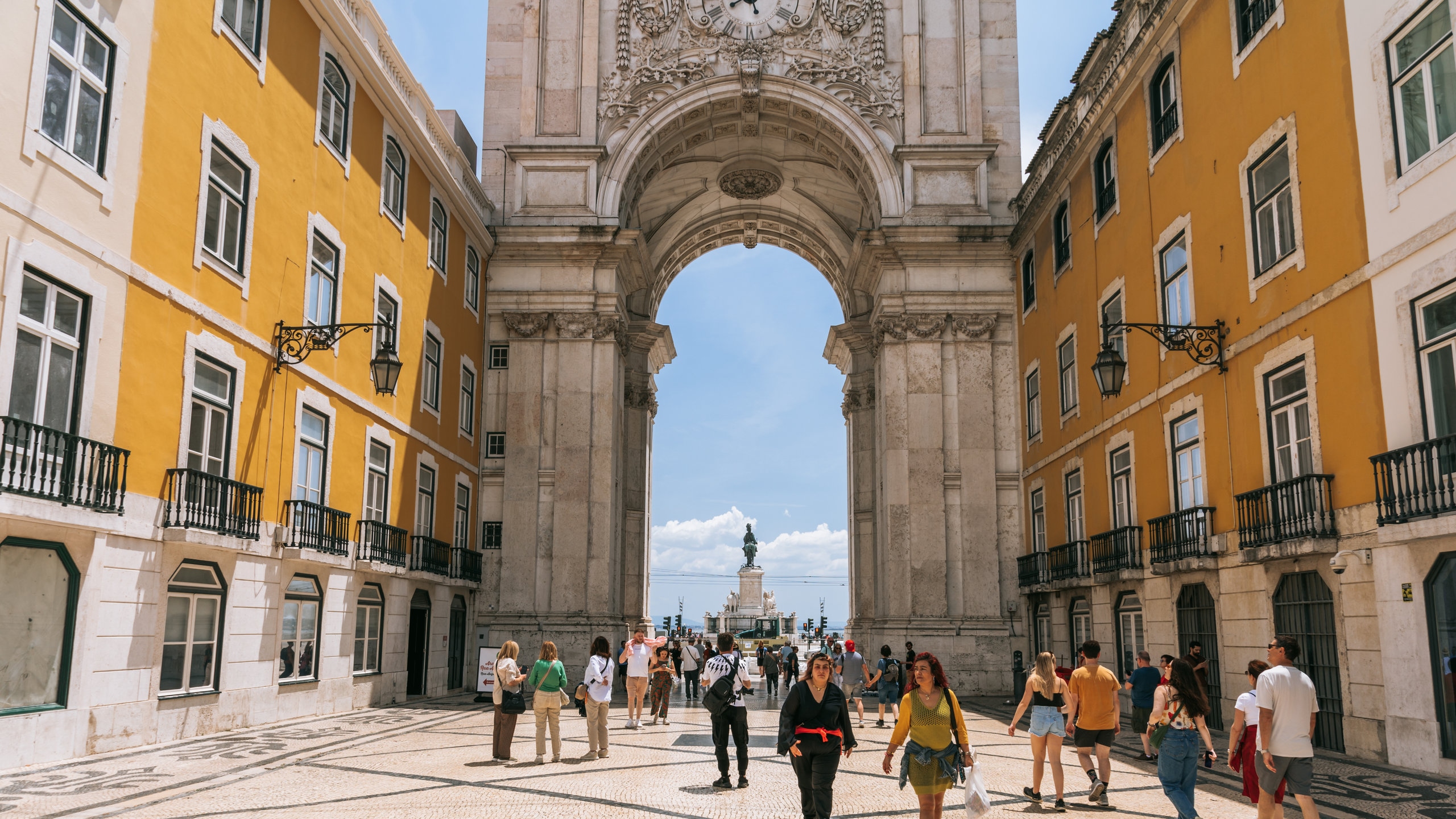 H.I.S.プライベートツアー 日本語ガイドと専用車で行く リスボン半日市内観光ホテル発空港着 by みゅう