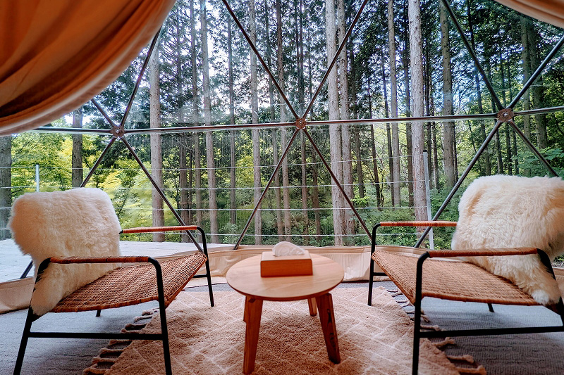 グランピング ラージプレミアム限定！冷房エアコン付き 手ぶらでOK♪気軽に贅沢なお洒落キャンプを楽しもう！カップル・ファミリーにおすすめはままつフルーツパーク時之栖 - じゃらん遊び体験