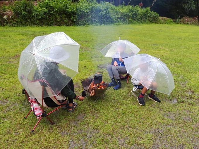 迷惑キャンパーにならないための第一歩！「煙を出さない焚き火術」知っていますか？ – ガルビィプラス