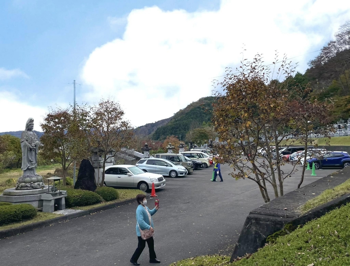 🍁紅葉が見頃です！🍁 大子町にある通称「もみじ寺」の永源寺では、紅葉が見頃を迎えています！！ かわいいお地蔵様が迎えてくれて、高台にあるので大子の秋を感じられます✨️圧巻の紅葉を、是非ご覧ください！！ 撮影：2024年11月19日 大子町