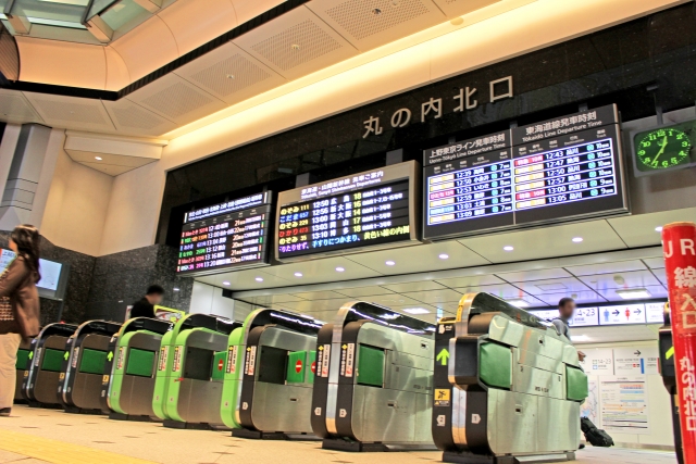 京都観光 オーバーツーリズムで久しい玄関口・JR新幹線『京都駅』の朝の風景☆2023年11月30日- エキサイトニュース