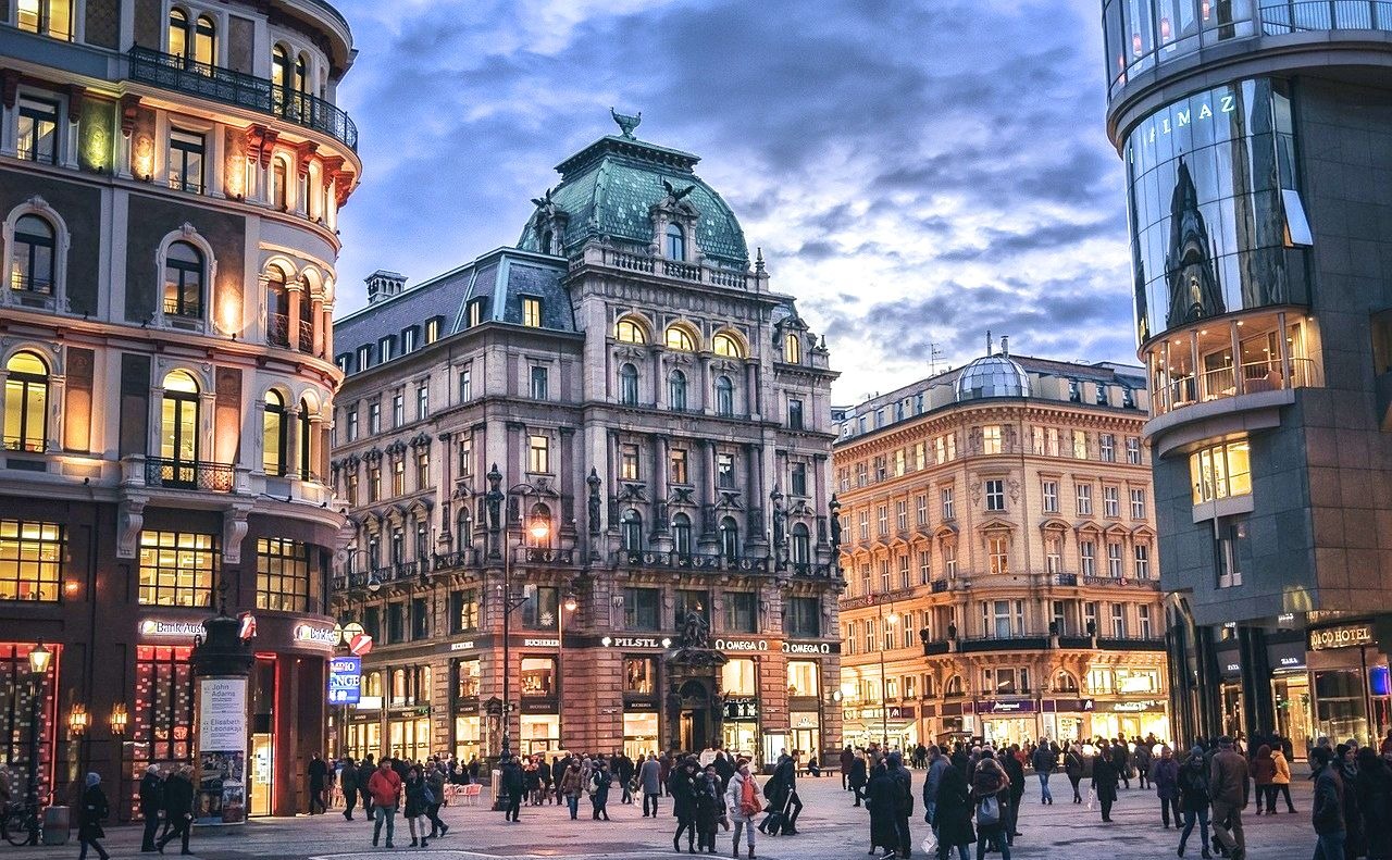 便利な無料WiFiウィーンの観光案内所 みゅう中欧ブログオプショナルツアー・現地ツアーの みゅう