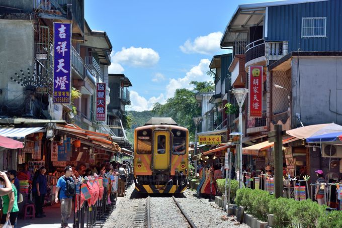 初めてなのに懐かしい台湾 九份・迪化街・三峡老街めぐり- TRiP