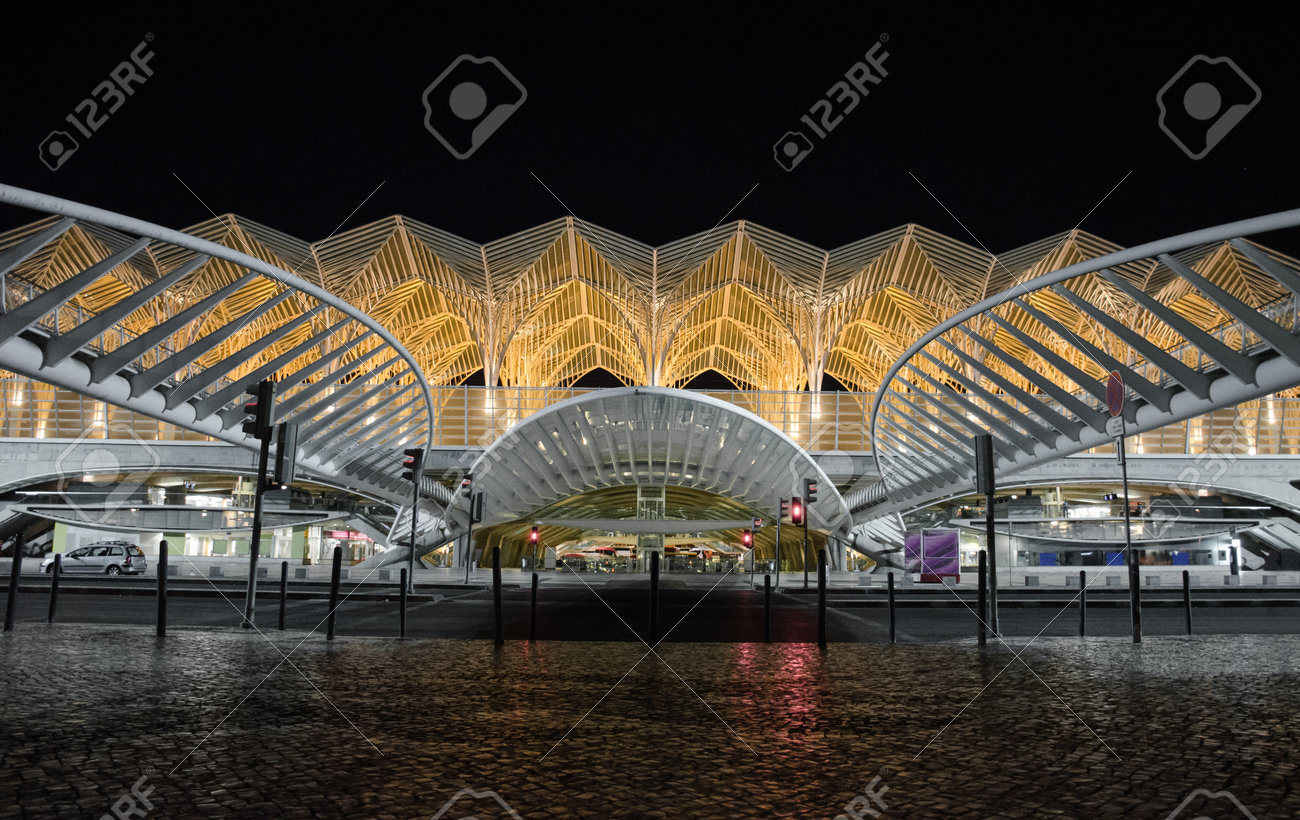 NYにある世界一美しい駅!?ワールドトレードセンター駅「オキュラス」 -casa