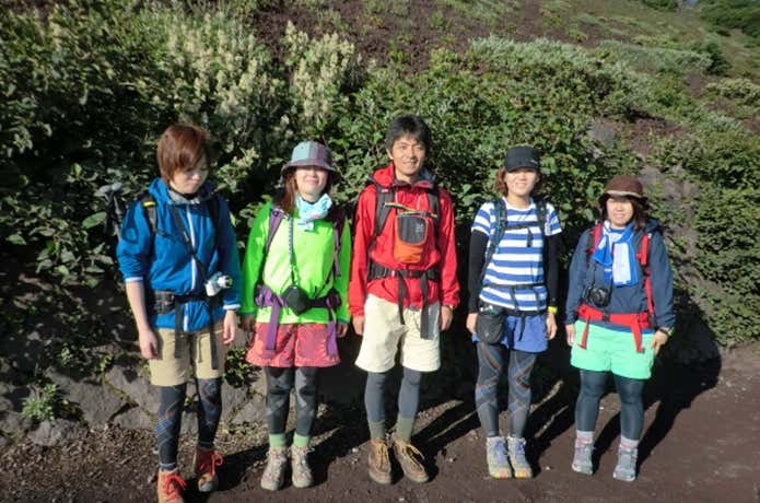 トレッキングに必要な基本の服装やシューズ、選び方のポイントを解説