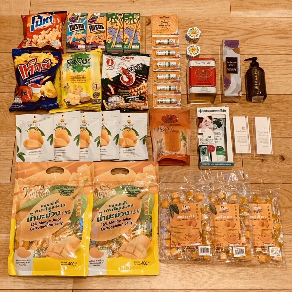 Amazon.co.jp: タイの男性と女性の個性クリエイティブキーホルダーシーメール人形ペンダントアクセサリー旅行のお土産特別なギフトの装飾品 女娃: ファッション