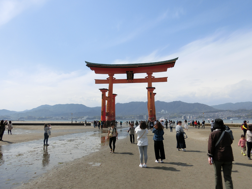 厳島神社の大鳥居は満潮と干潮のどちらがおすすめ？時刻を調べるには？ウォルタビ
