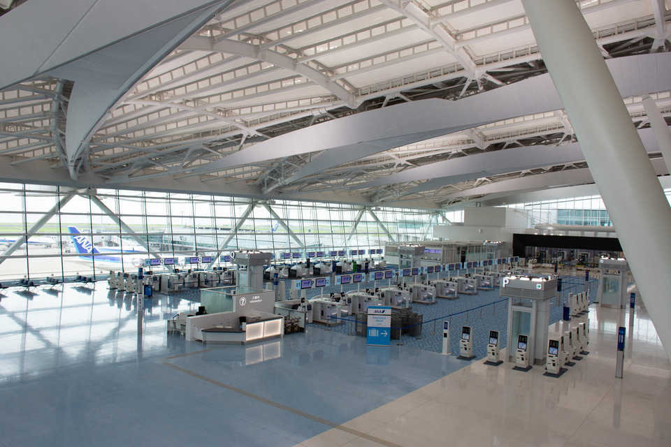 羽田空港 モノレールから第１ターミナル南ウィング出発ロビー 改札出て右