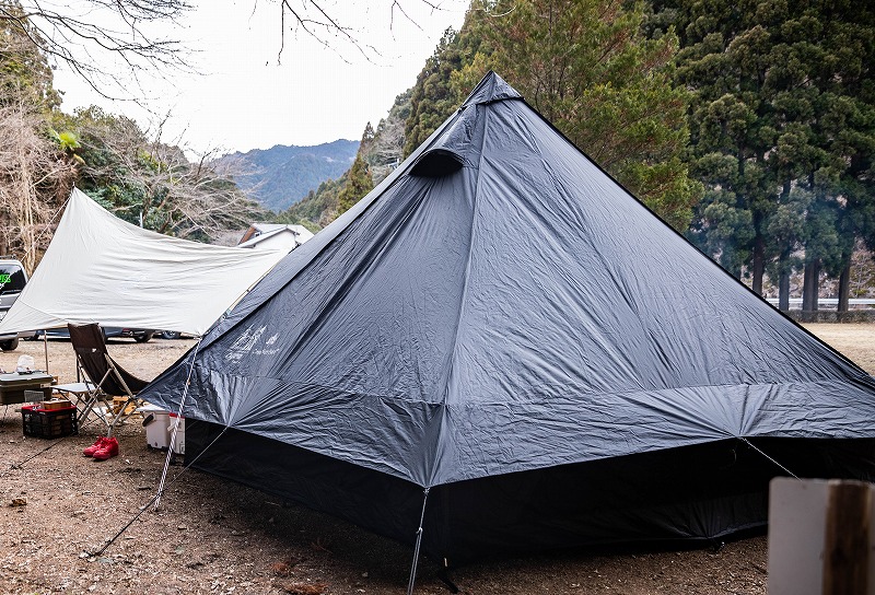 黒は正義！おしゃれキャンパーはブラックで決めろ！！～テントは黒ピルツ一択。タープは・～ - あっちゃんの うちキャン