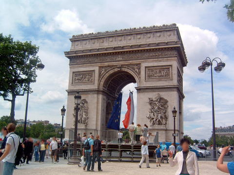 パリ観光は凱旋門とシャンゼリゼ通り！外せないライトアップの魅力フランストラベルjp 旅行ガイド