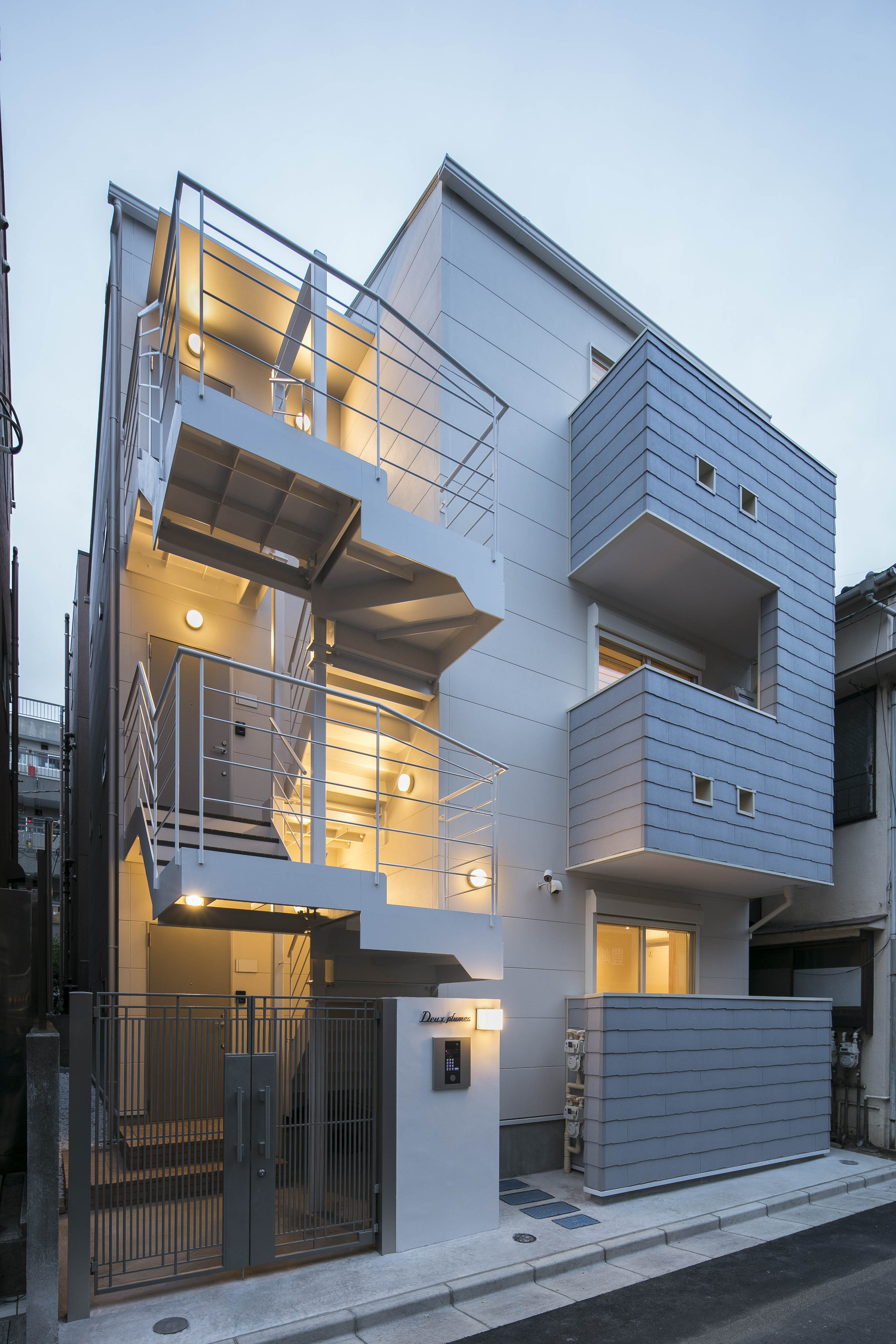 MADアーキテクツが完成させた、アメリカ・カリフォルニア州・ビバリーヒルズの集合住宅「Gardenhouse」architecturephoto.net