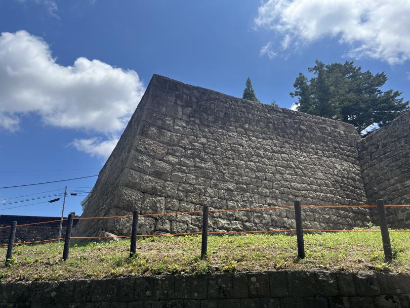 仙台城2 6高さ17m・傾斜70°のまさに圧巻の本丸大石垣！ – 城めぐりチャンネル