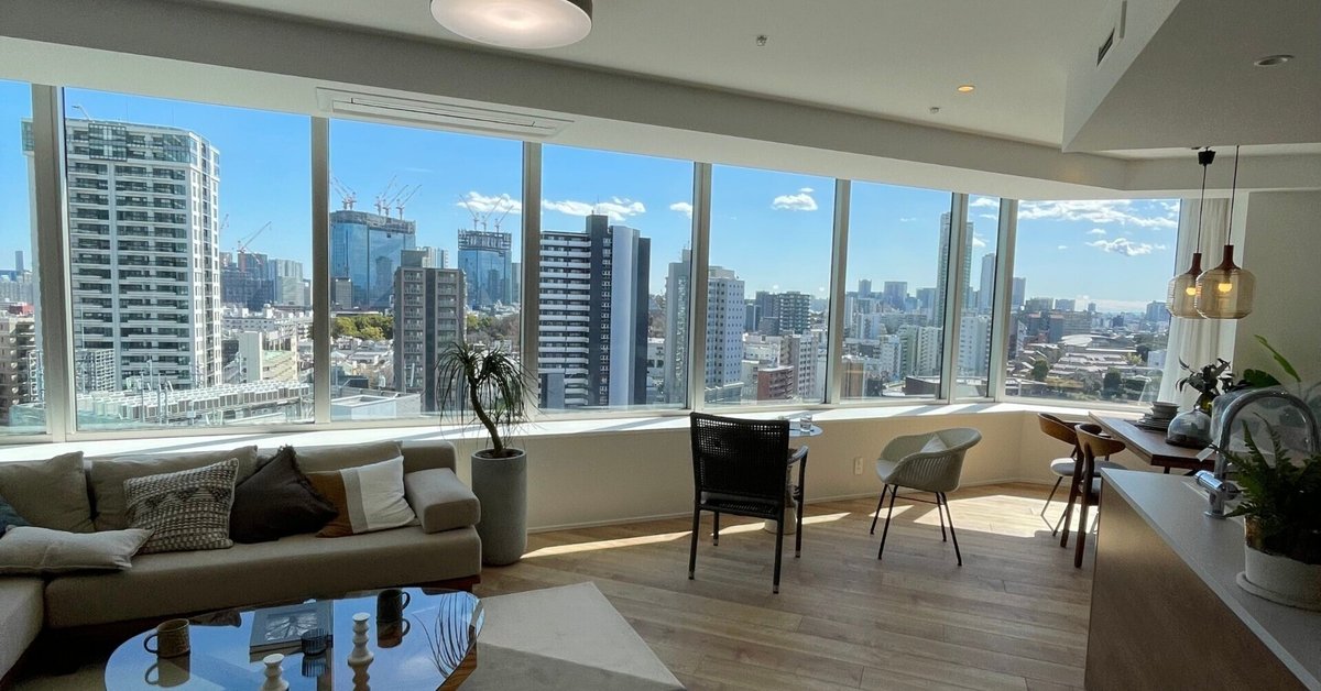 東京湾岸エリアのタワーマンション群の夜景 10889001937 の写真・イラスト素材アマナイメージズ