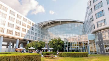 ホテル「MOXYパリ・CDGエアポート」宿泊記とパリ市内からのアクセス