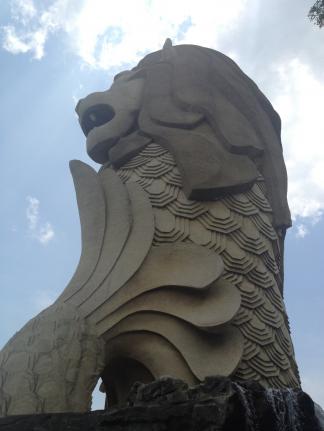 マーライオンとは？歴史・伝説から最新の状況までもこす＠シンガポール