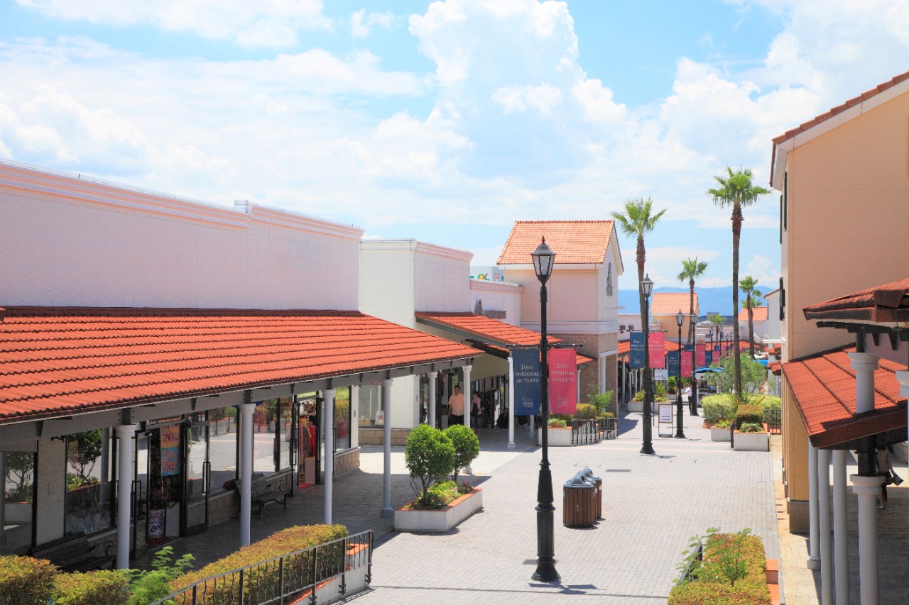 神戸市の複合施設 - 神戸三田プレミアムアウトレット神戸BooooN こうべブーン