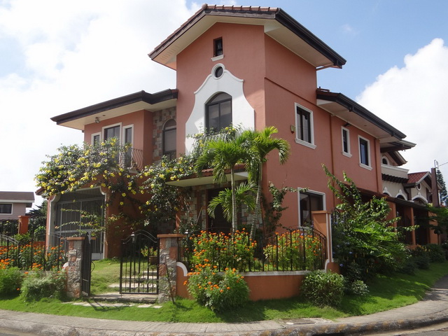 バタン島、バタン、フィリピンで伝統的な石造りの家の写真素材・画像素材 Image 87881551