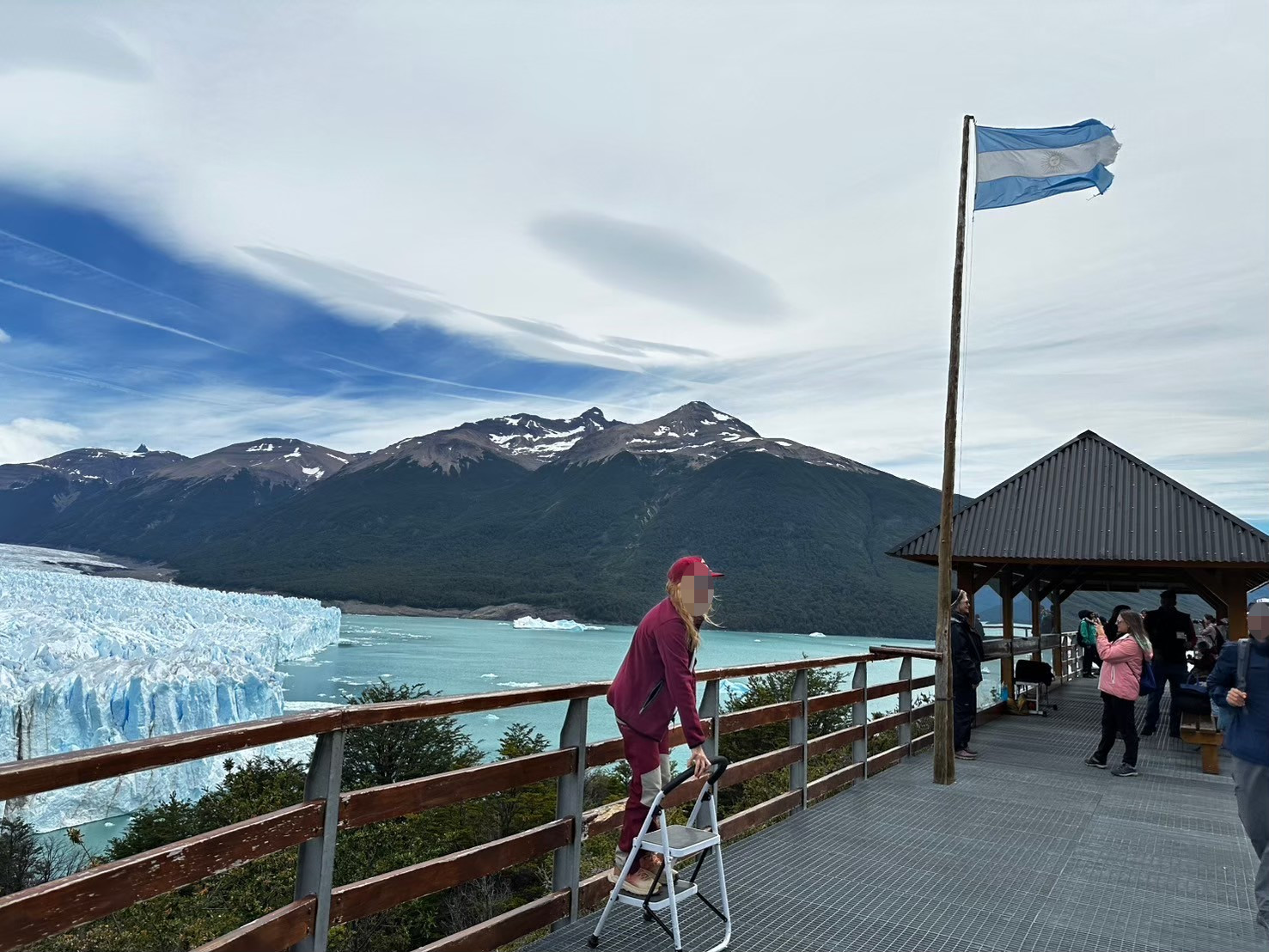 ペリト・モレノ氷河 行き方・料金・昼食などツアーバスロス・グラシアレス国立公園エルカラファテアルゼンチンパタゴニアGozamaru Daily