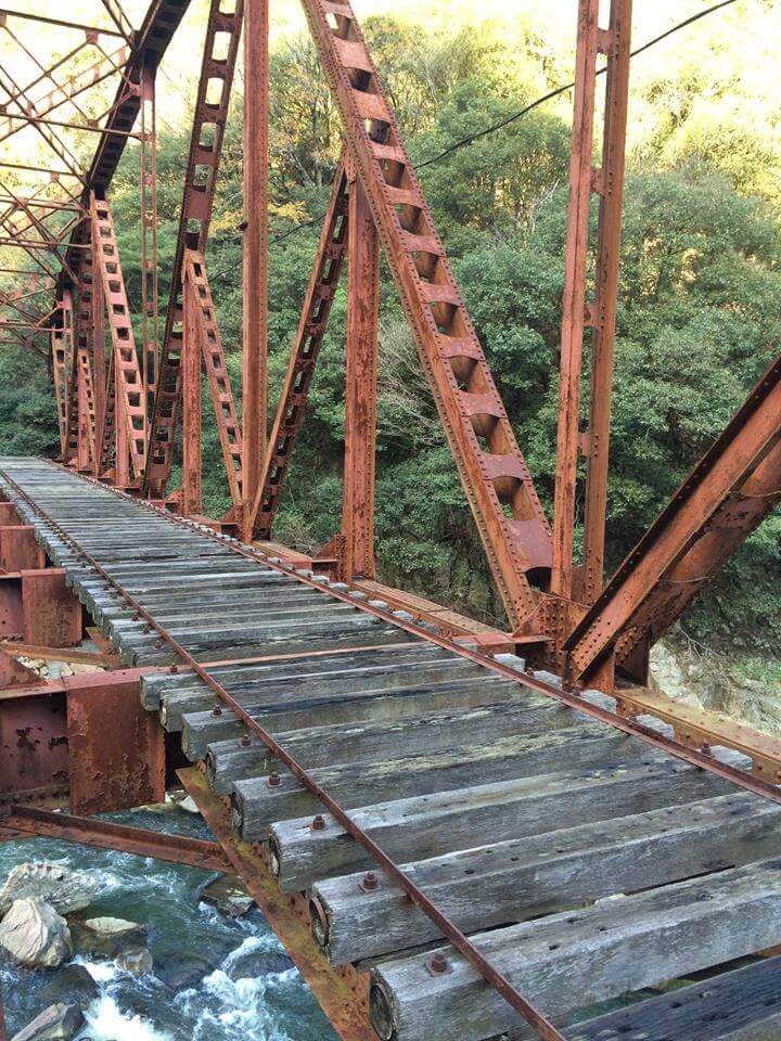 旧国鉄廃線敷 ハイキングコース –