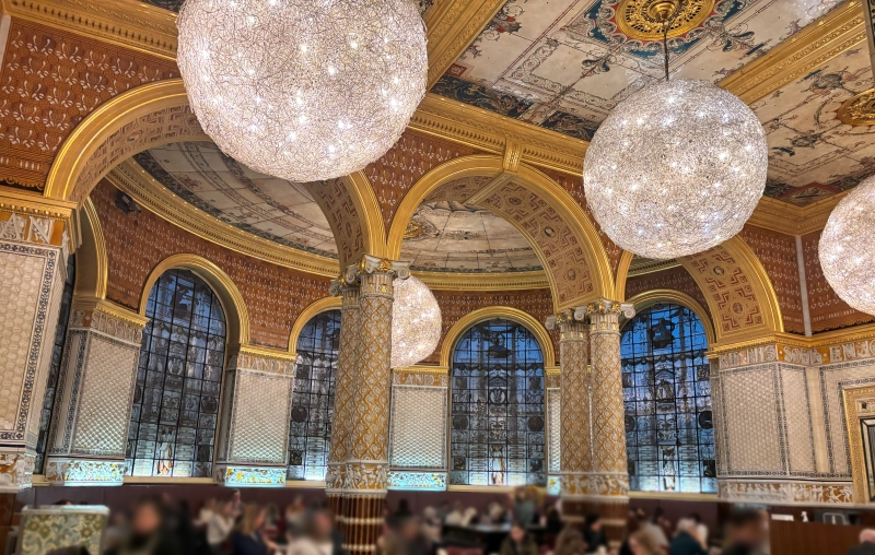 ゴージャスなV&Aカフェでランチを – *wagamama