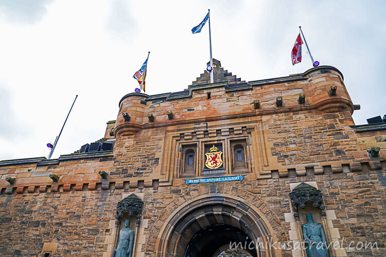 エディンバラ城：チケット、地図、ガイド付きのハイライトツアーGetYourGuide