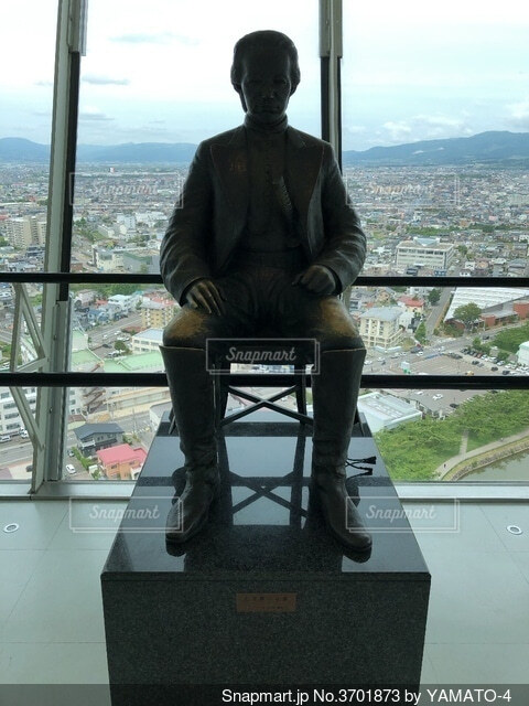 函館五稜郭タワーの土方歳三グッズで一番人気は“血しぶき”シャツ!?ウォーカープラス