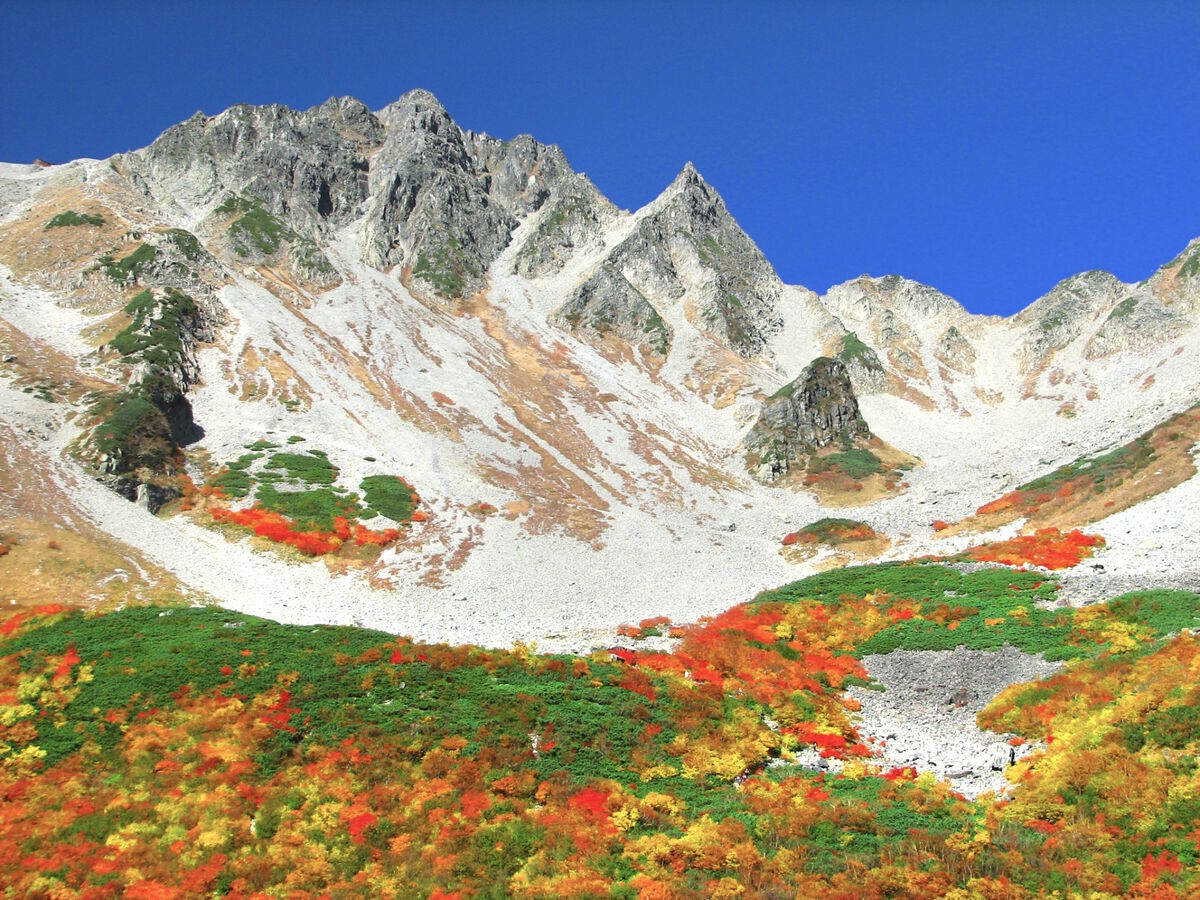 上高地〜涸沢カール〜奥穂高へ 日本一の紅葉が広がる涸沢カール！そしてモルゲンロートで赤く燃える穂高連峰！Hiking Bear