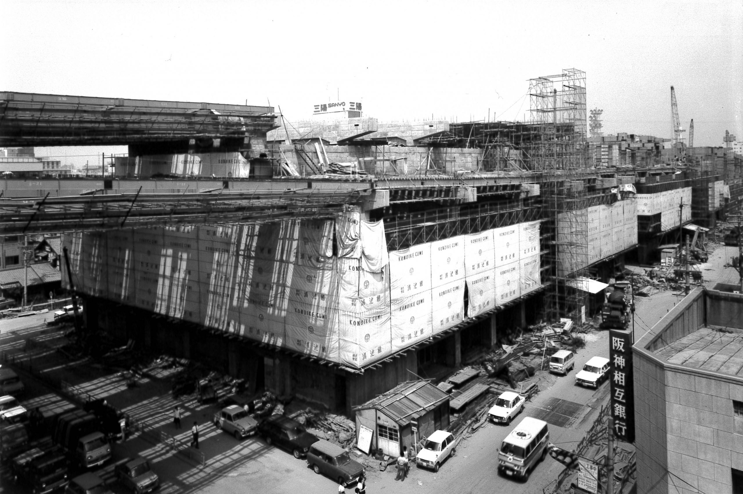 第45回ステンドグラス記念大セールも6月7日 土 に皆様のおかげで、無事盛大に終えられました!厚く御礼申し上げます🙇,引続き本店の材料常設コ−ナ−で、ほんの一部ですがガラスパック、材料等消耗品を取り扱っておりますので、ぜひとも,ご利用賜わります様よろしくお願い申し上げます🍀,尚、秋には第21回ステンド板ガラス特別大奉仕市 10月20日 月