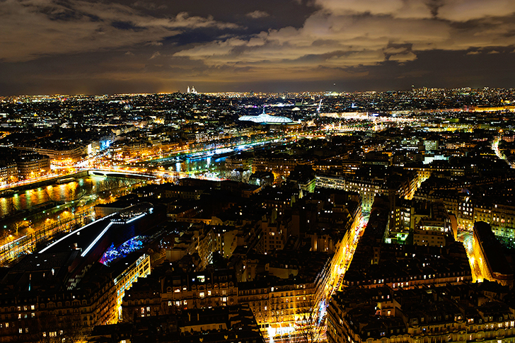 フランス 夜景」の4.9万点のロイヤリティフリー画像、写真素材、絵Shutterstock