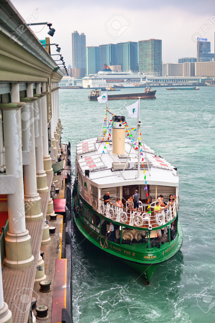 香港の100万ドルの夜景を山と船から！ビクトリアピークとスターフェリ