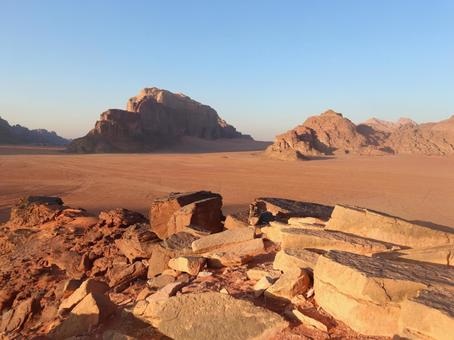 世界遺産「月の谷」ワディ・ラム万博で知ったヨルダンの壮大な異世界！ – skyticket