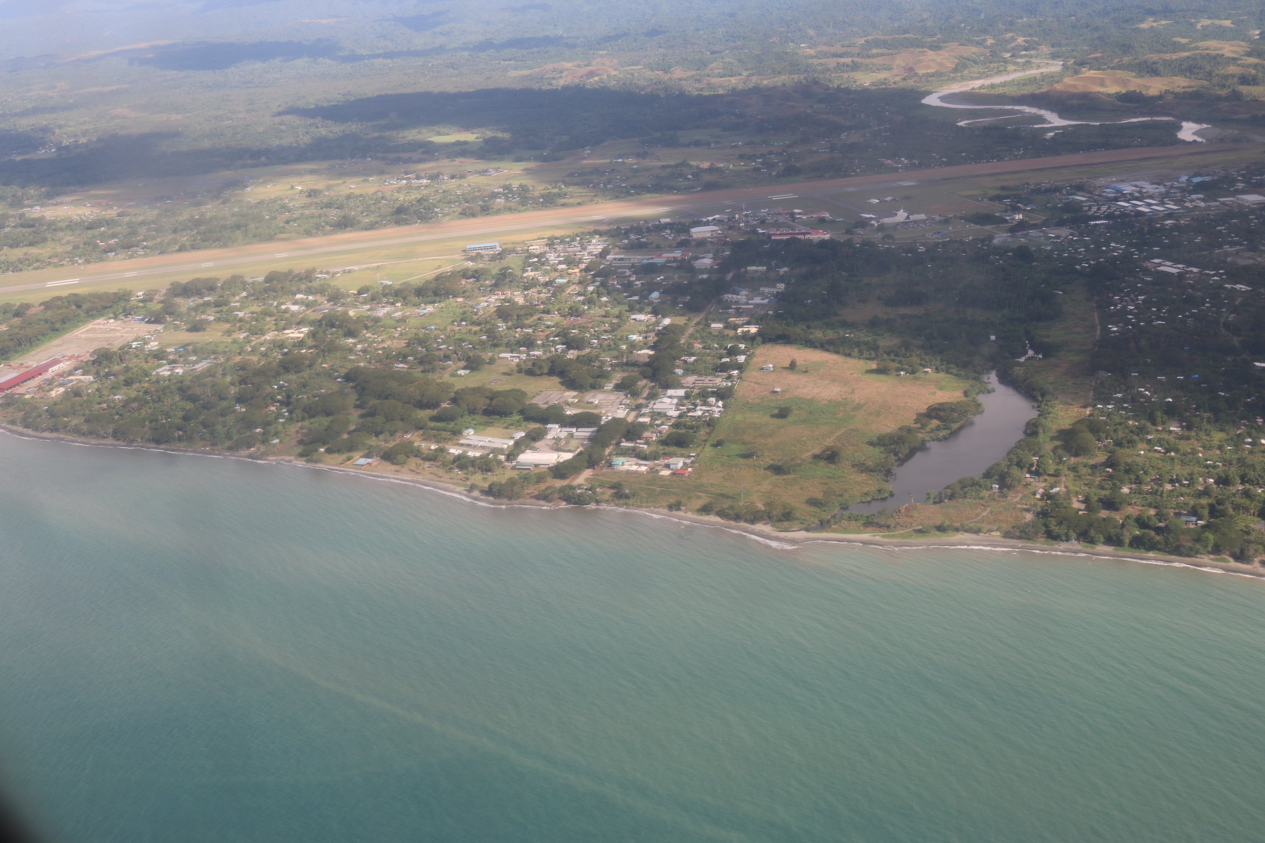ソロモンのホニアラ国際空港整備のための支援外務省