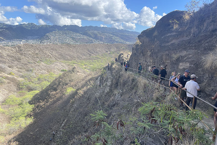 ハワイ ダイヤモンドヘッド登山レポ 行き方・登り方・絶景を紹介