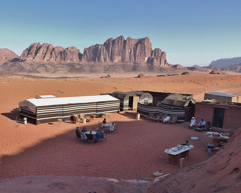 世界遺産ヨルダンのワディラム、月の谷・岩のアーチ 写真素材2917828- フォトライブラリ