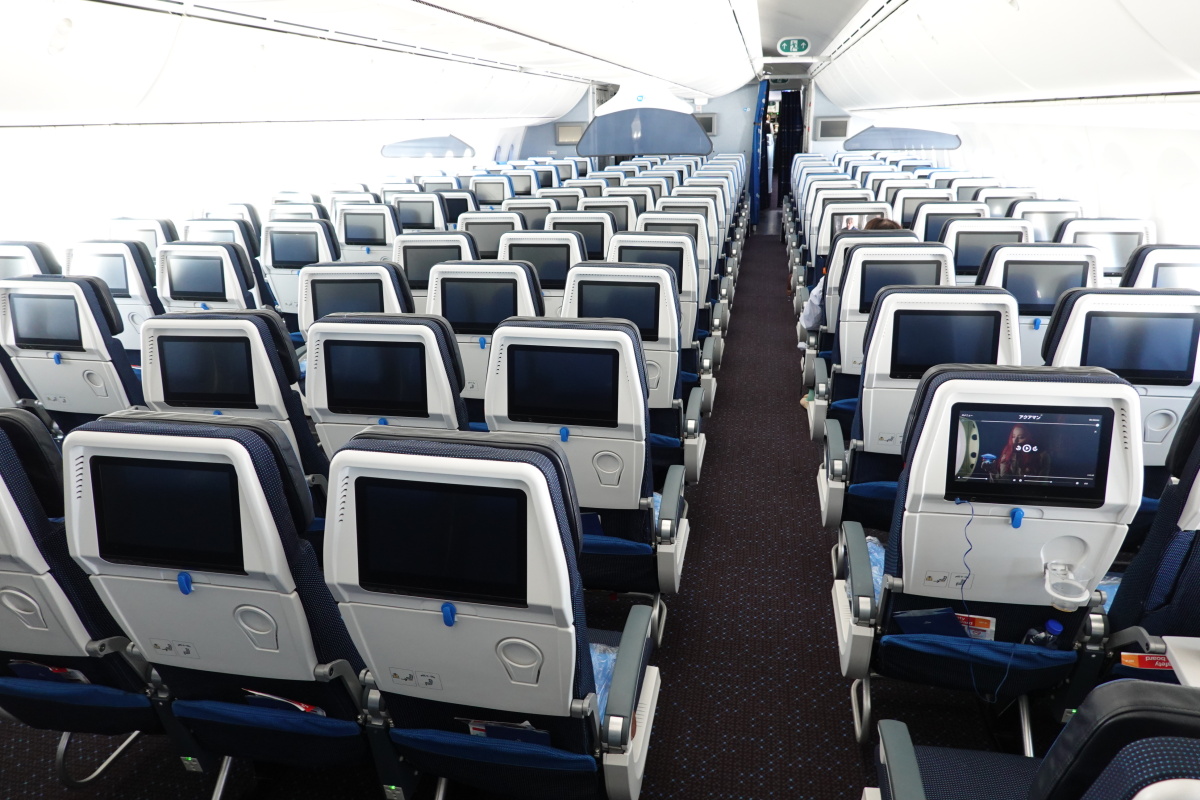 航空機内の盗撮行為は罰せられます！お知らせ阿蘇くまもと空港 オフィシャルサイト