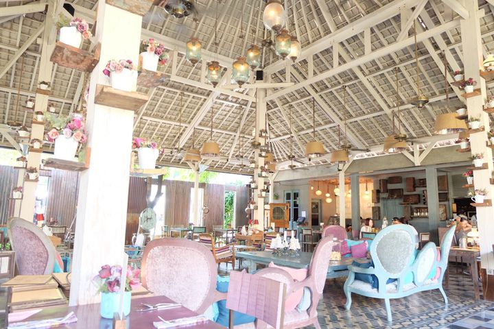 海外風カフェの内装デザインのコツ！おしゃれな空間作りの3つのポイント - 内装広場