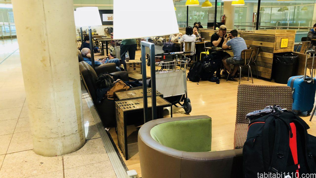 6,140 バルセロナ国際空港 Stock