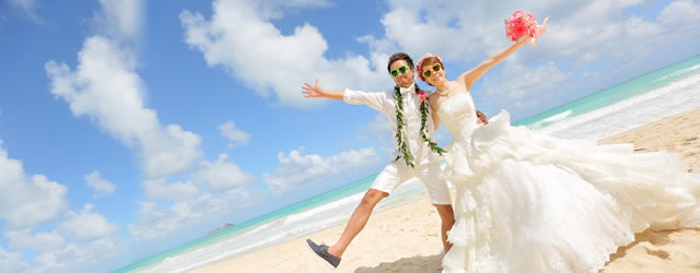 ハワイ・前撮りやりたかったポーズを全て詰め込んだビーチフォト！美花嫁図鑑 farny ファーニー お洒落で可愛い花嫁レポが満載！byプラコレ