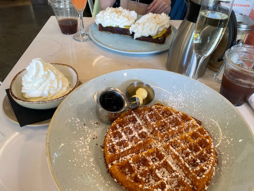 これだけは絶対食べておきたい！カナダ料理のオススメ12選スクールウィズ - 英語力UPの留学エージェント